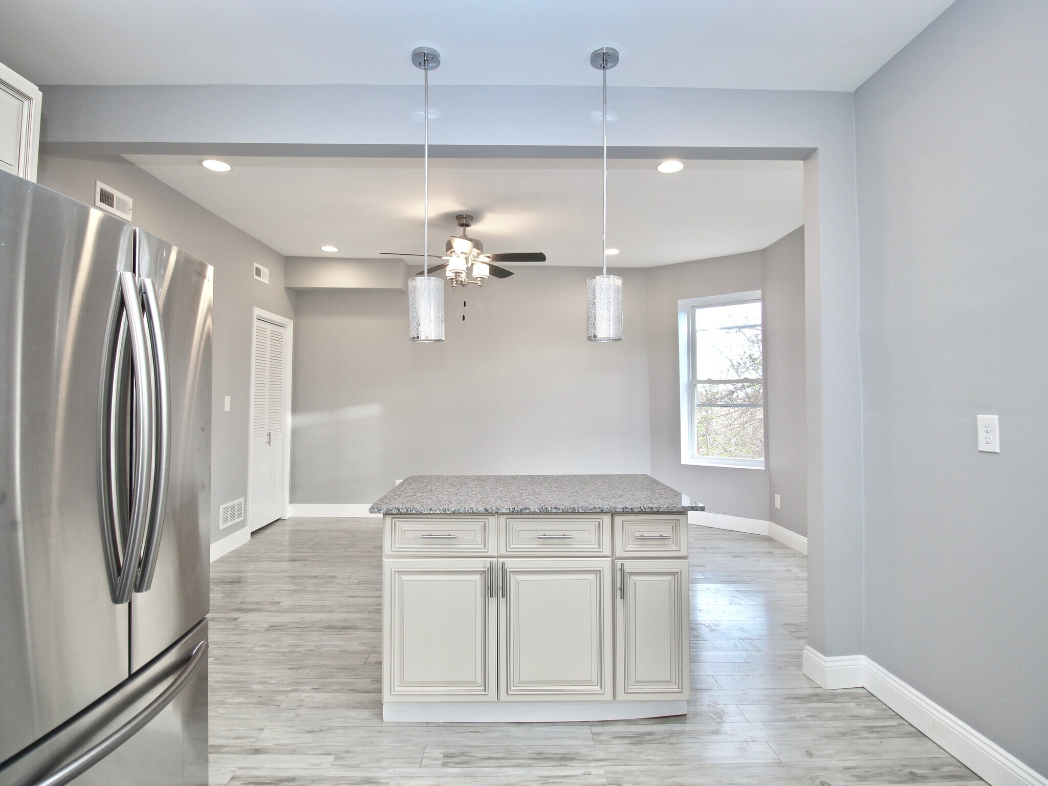 Building Photo - 3526 Vista Ave