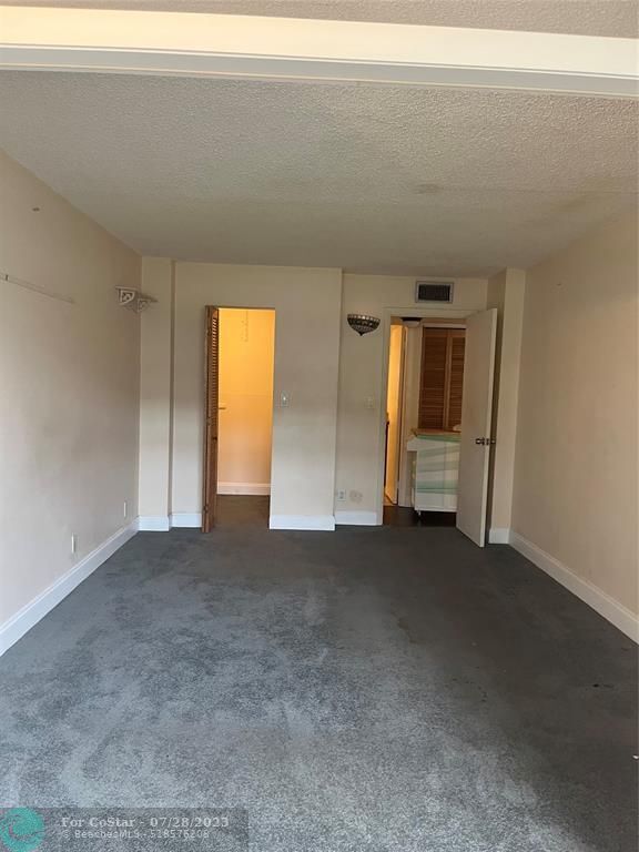 Building Photo - 2771 Taft St