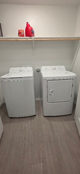 Building Photo - 115 Kings Row Ln