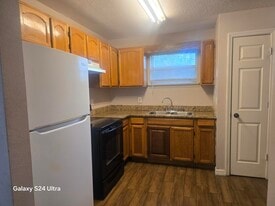 Building Photo - 3109 Rex Ave