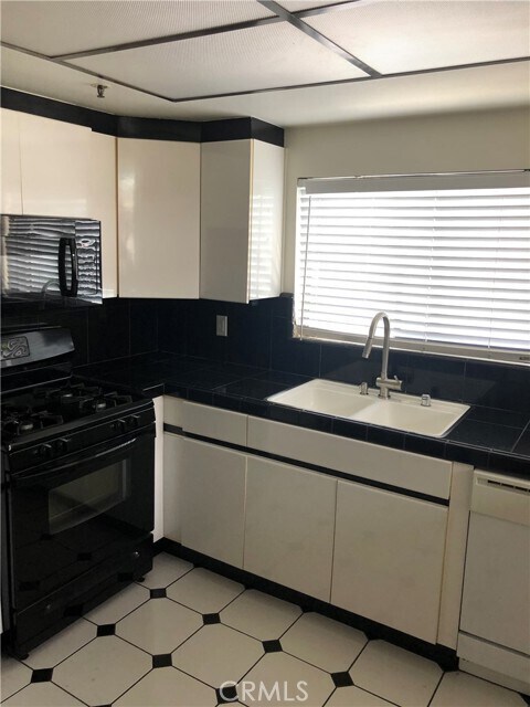 Building Photo - 17661 Sergio Cir