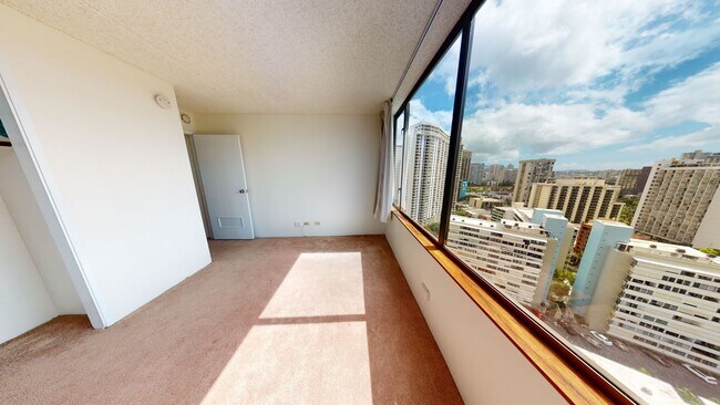 Building Photo - Waikiki, Pet Friendly. Central AC
