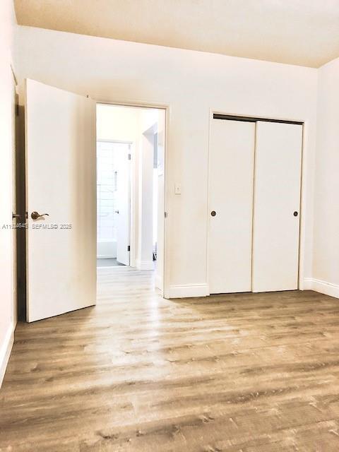 Building Photo - 105 S Shore Dr