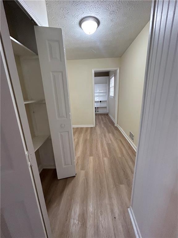 Building Photo - 1005 Eastview Rd NE