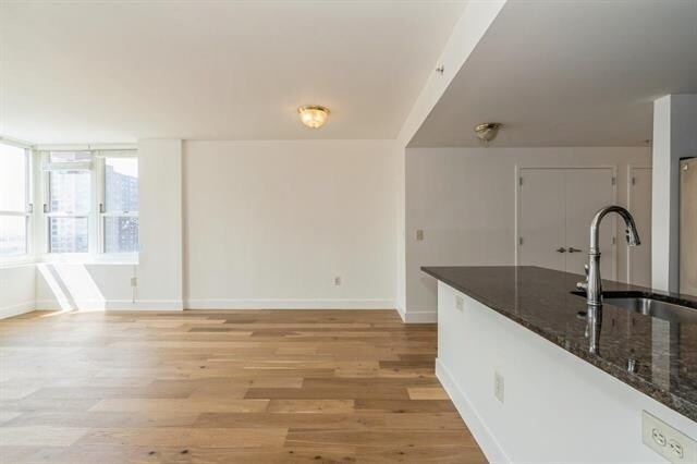 Building Photo - 88 Morgan St