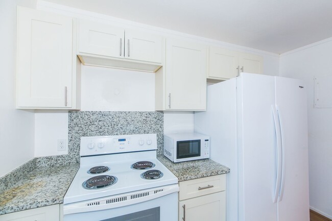 Building Photo - 98-858 Iho Place Unit #B