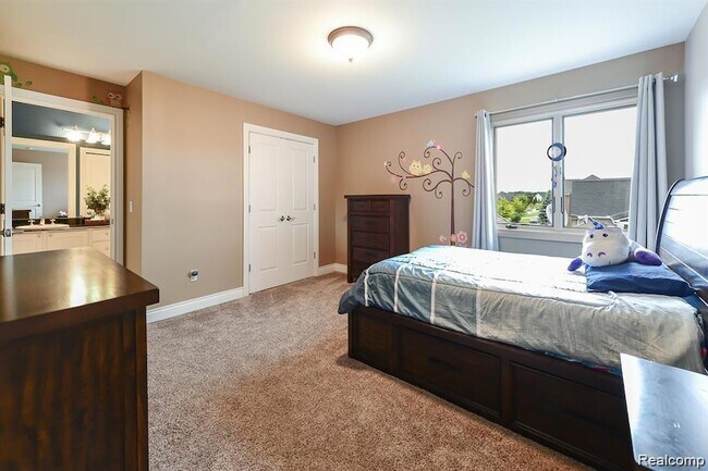 Building Photo - 51341 Park Pl Dr