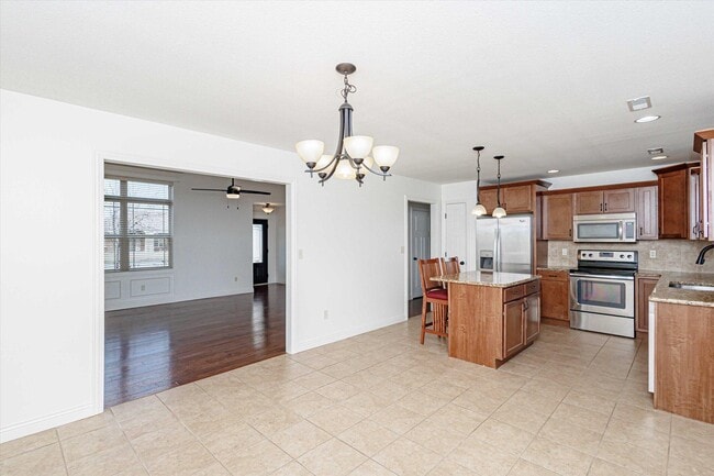 Building Photo - 6680 American Setter Dr