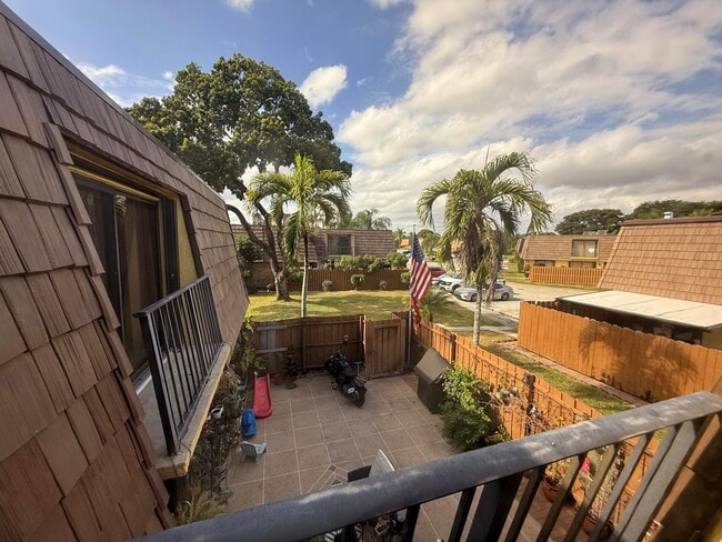 Building Photo - 1021 Springdale Cir