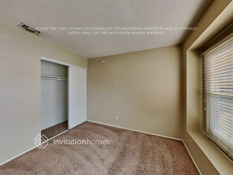 Building Photo - 10126 Stafford St