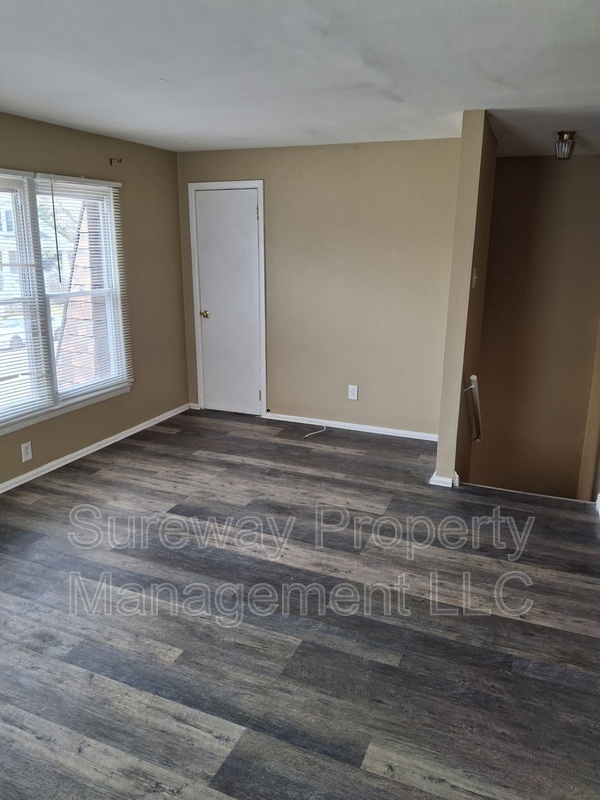 Building Photo - 12 W Wayne Terrace