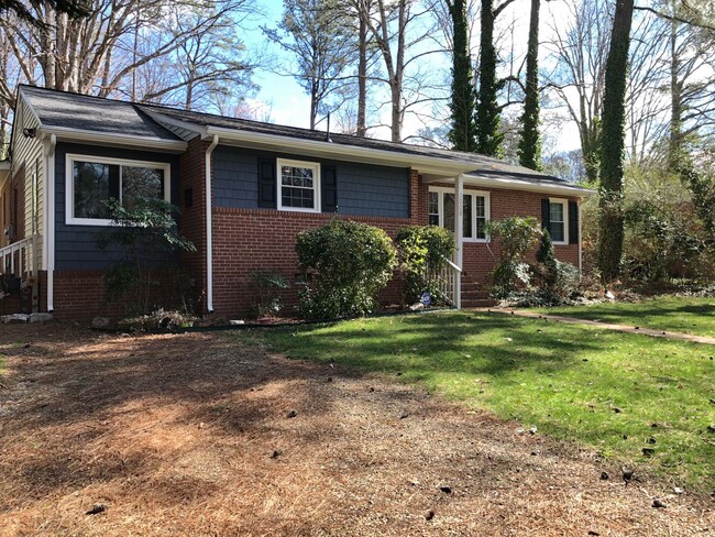 Building Photo - Beautiful Home Near Pony Pasture!