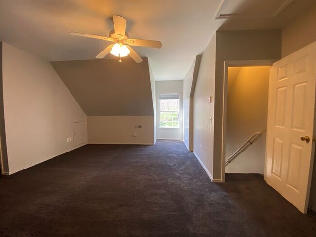 Building Photo - Now Available - 2 Bed 2 Bath House in Brit...