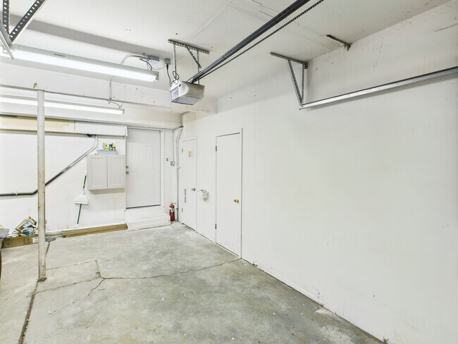 Building Photo - 1044 Coronado Pkwy S