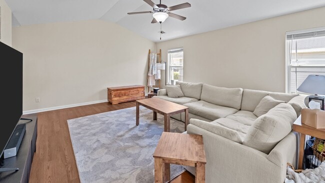 Building Photo - Beautiful 3 Bedroom Home in Port Wentworth with Fenced Backyard and Community Pool