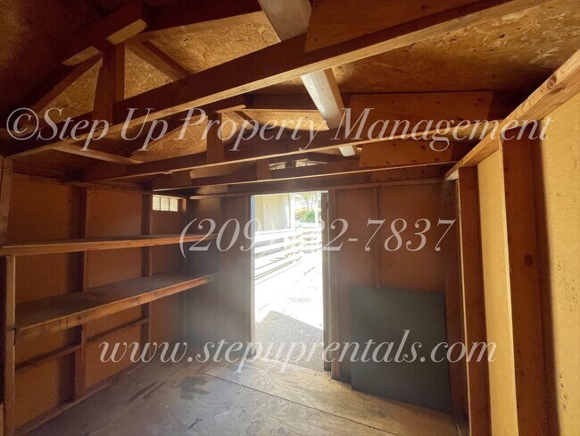 Building Photo - 2 Bedroom 2 Bath Manufactured Home With Wa...