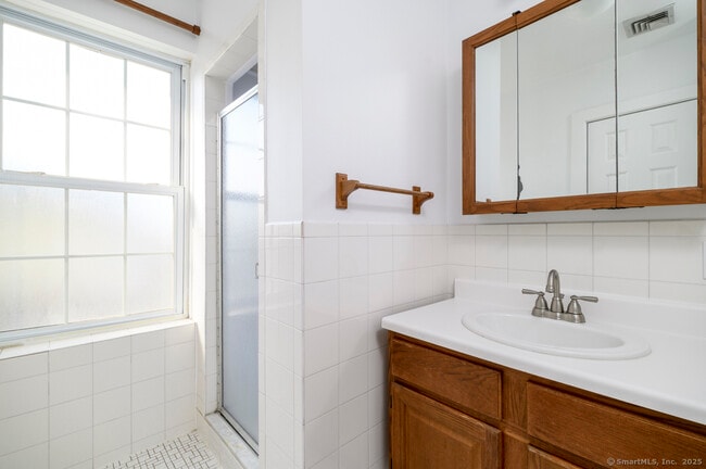 Building Photo - 104 East Ave