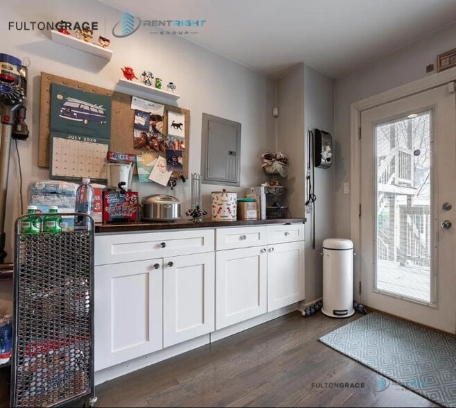 Building Photo - 2651 W Armitage Ave