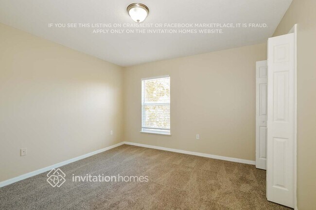 Building Photo - 1370 San Carlos Ave