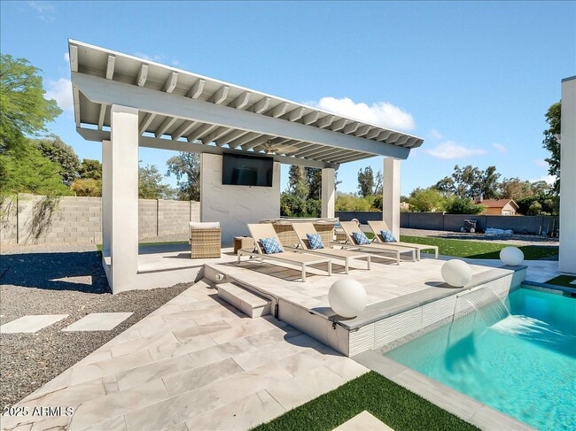 Building Photo - 13613 N 76th St