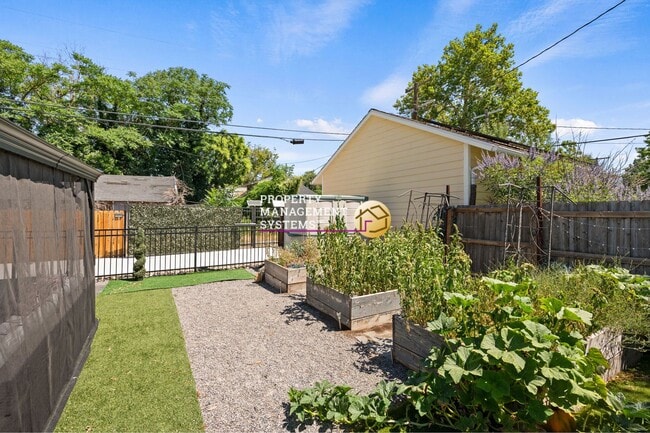 Building Photo - 3 Bedroom Salt Lake Bungalow For Rent