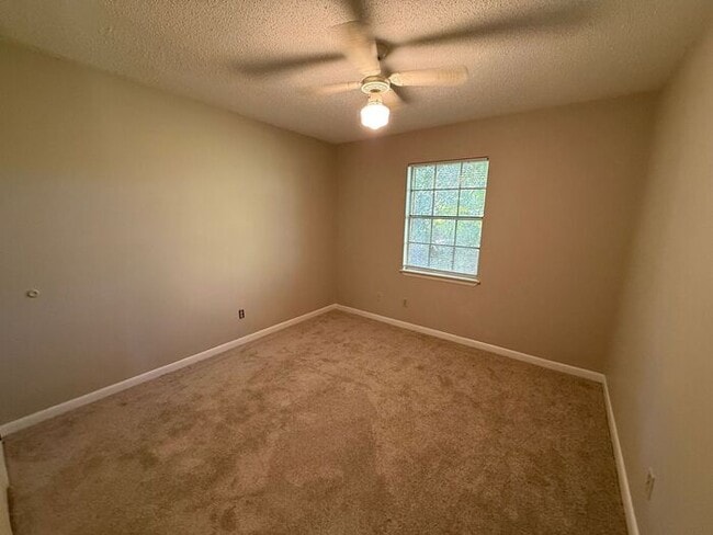 Building Photo - Northeast Pensacola - Harbour Square - 2 bedroom, 1 bathroom