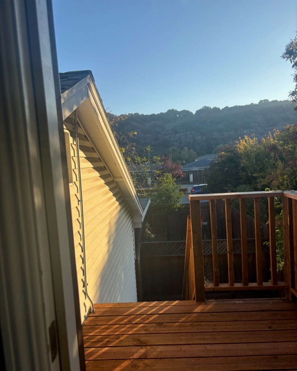 Building Photo - 5980 Cabral Ave