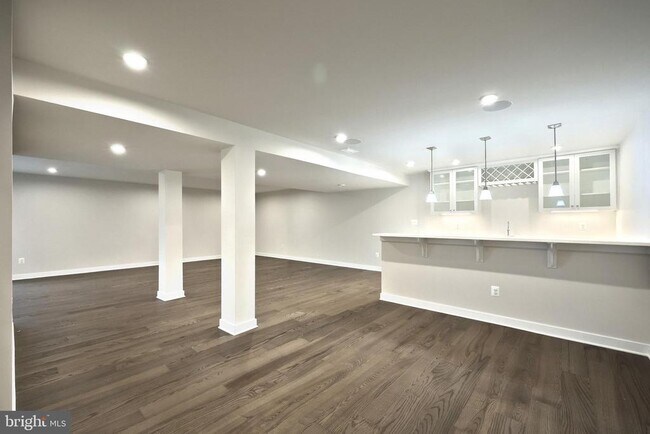Building Photo - 12 Ervin Dr