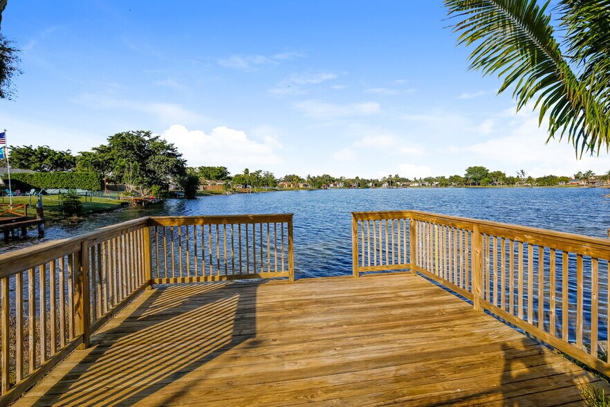 Building Photo - 10849 NW 23rd Ct