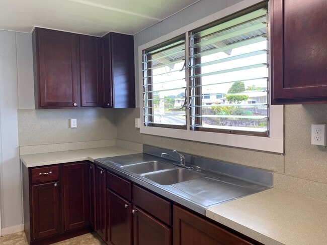 Building Photo - 123 Punahele St
