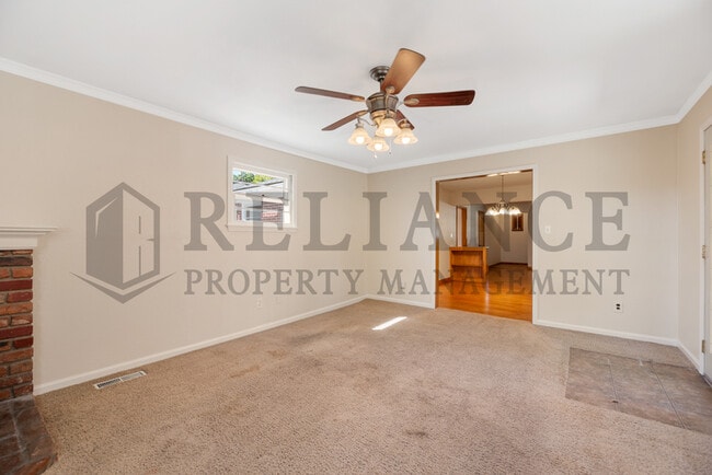 Building Photo - 878 S Fabrique Dr