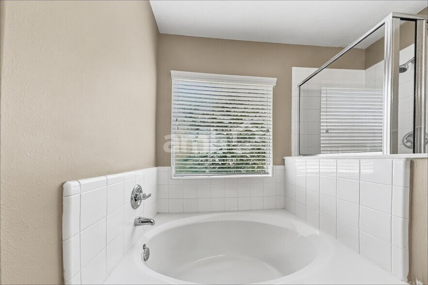 Building Photo - 4934 Trailing Clover Ct