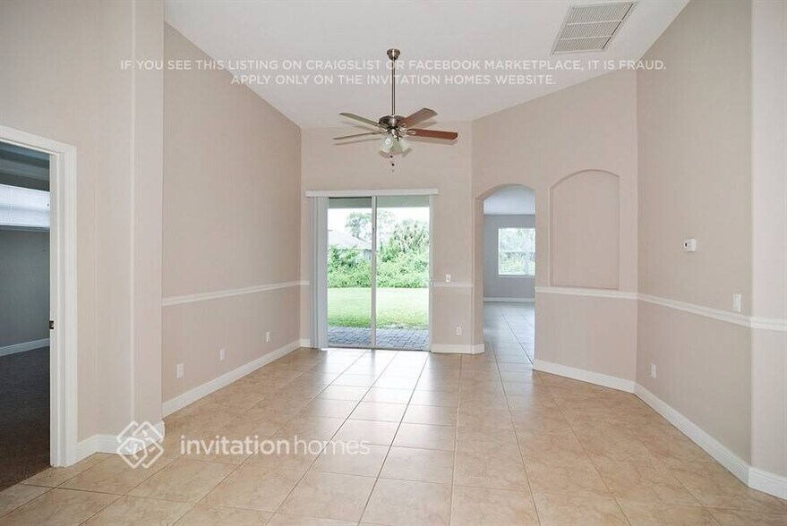 Building Photo - 3980 SW Hablow St