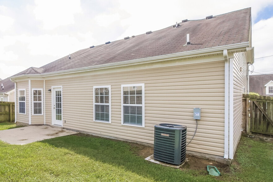 Building Photo - 1105 Sima Shabat Ct