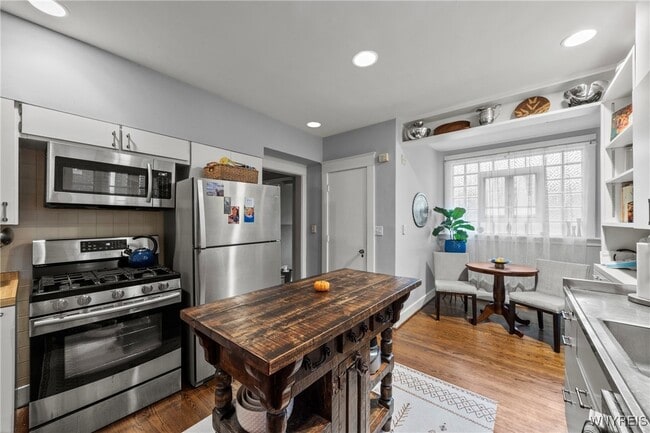 Building Photo - 736 Lafayette Ave