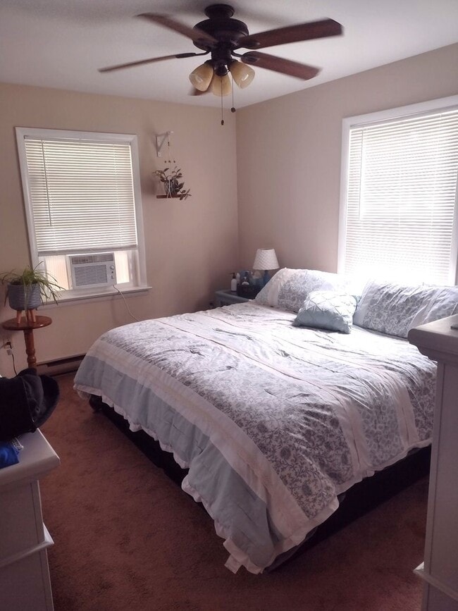 Building Photo - 3 Bedroom House in Houserville For Rent De...