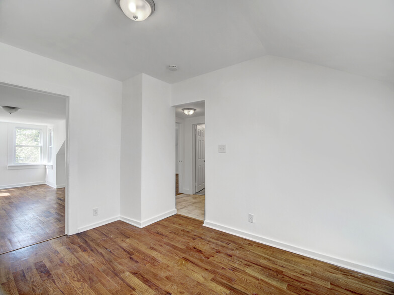2nd floor Bedroom - 204 Montrose Ave