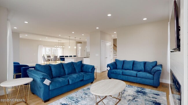 Building Photo - 1 Howland Ave