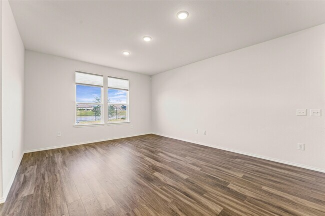 Building Photo - 5826 Savanna Pasture Rd