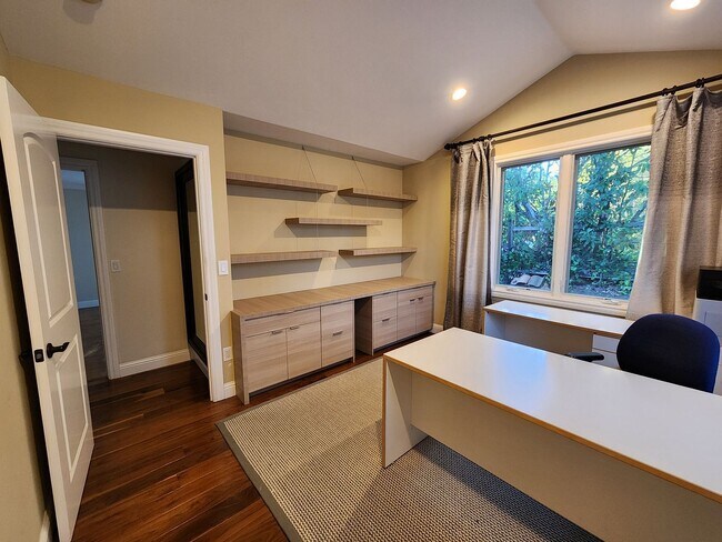 Building Photo - 25875 Estacada Way