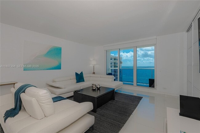 Building Photo - 2301 Collins Ave
