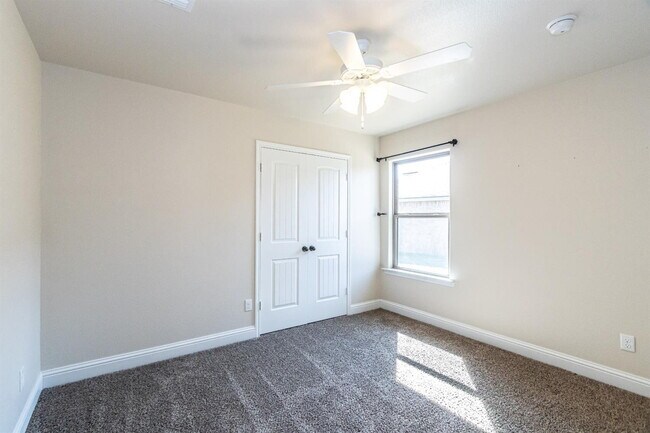 Building Photo - Beautiful open 4/2/2 in Frenship School Di...