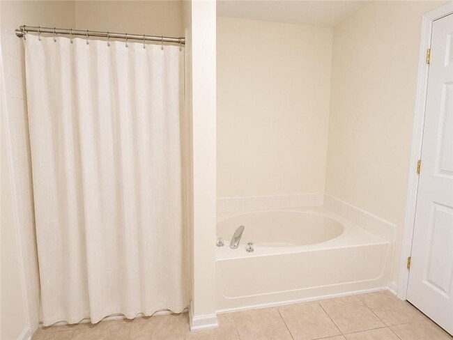 Building Photo - 414 Darter Dr NW