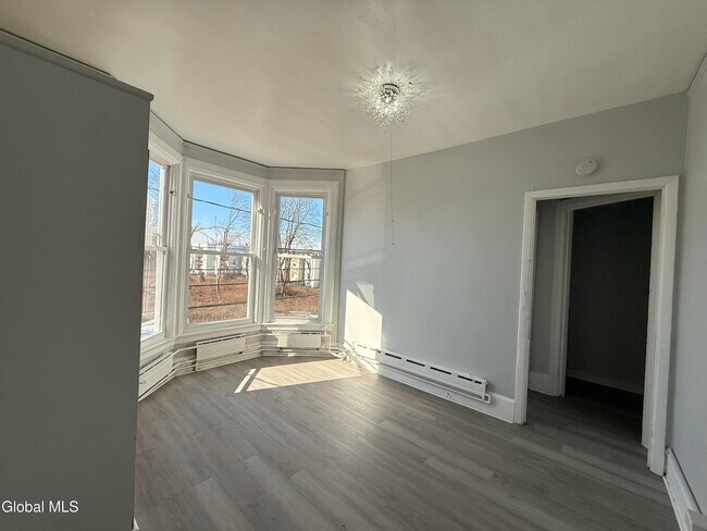 Building Photo - 184 Quail St