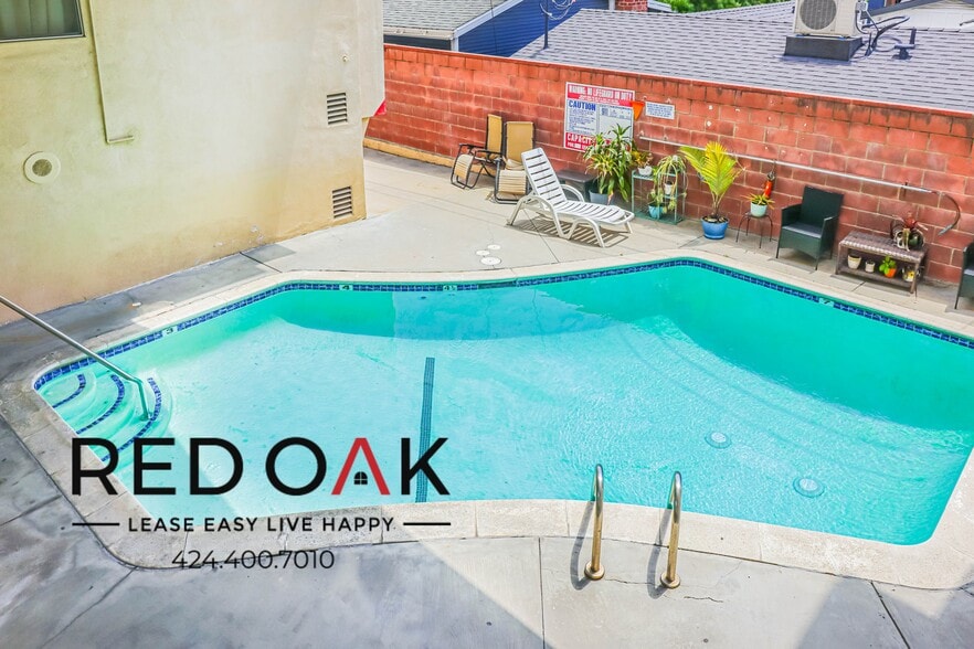 Building Photo - 7720 Hampton Ave