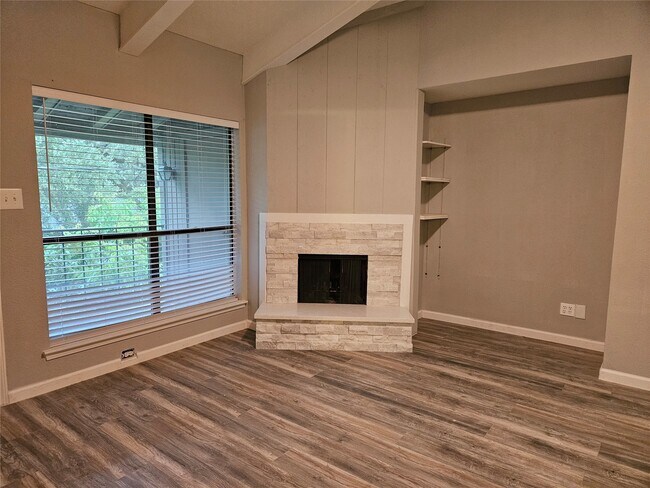 Building Photo - 5711 Sugar Hill Dr
