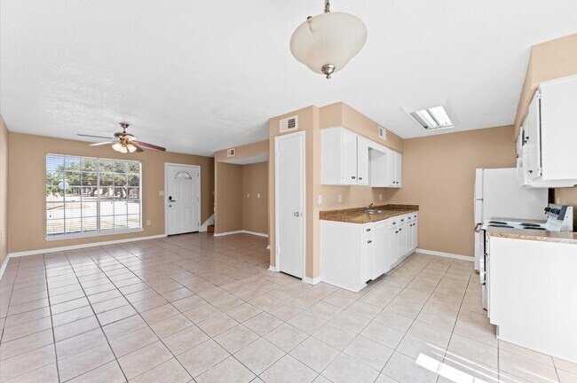 Building Photo - 1530 Eagle Lake Rd