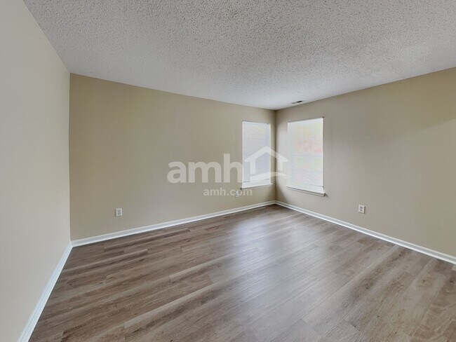 Building Photo - 10221 Blue Sky Dr