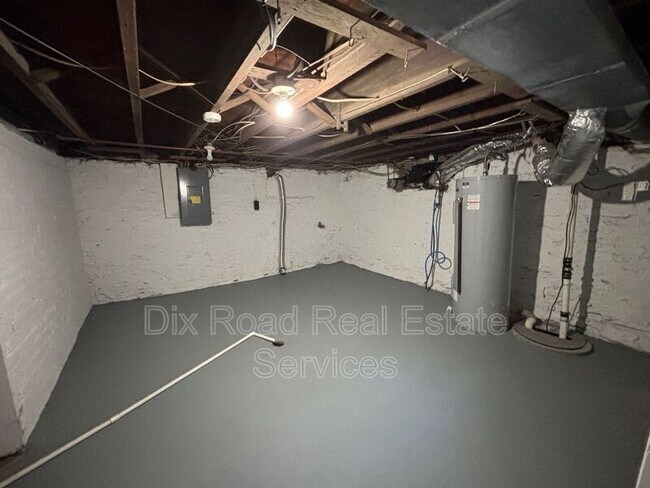 Building Photo - 8 S 1st St