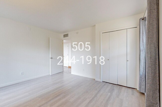 Building Photo - 876 Tramway Ln Ct NE